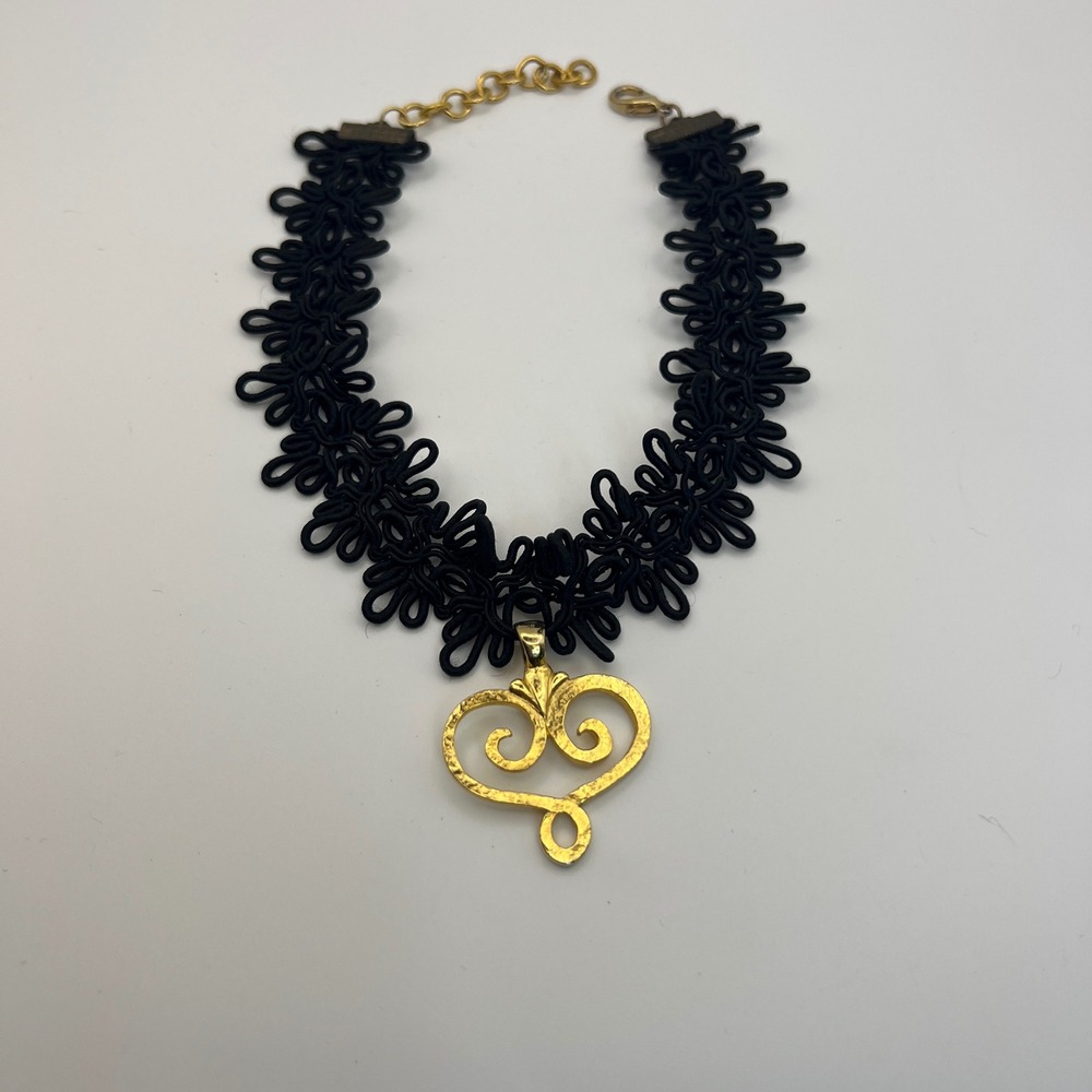 Black‎ Lace Choker Necklace Gold Heart Pendant Gothic Victorian Jewelry